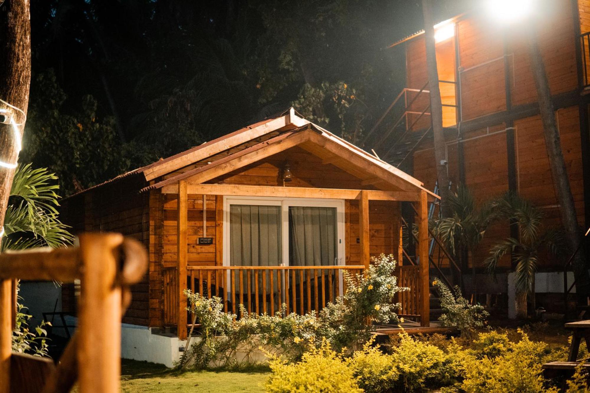 Tranquill Riverside Luxury Cottages With Bathtub, Candolim Eksteriør billede